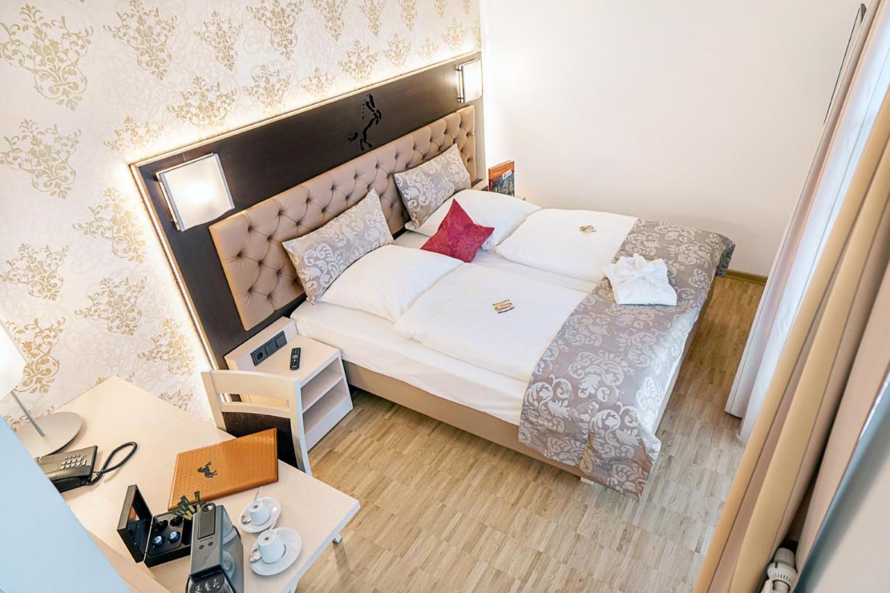 Hotel Rappen Rothenburg Ob Der Tauber Bagian luar foto