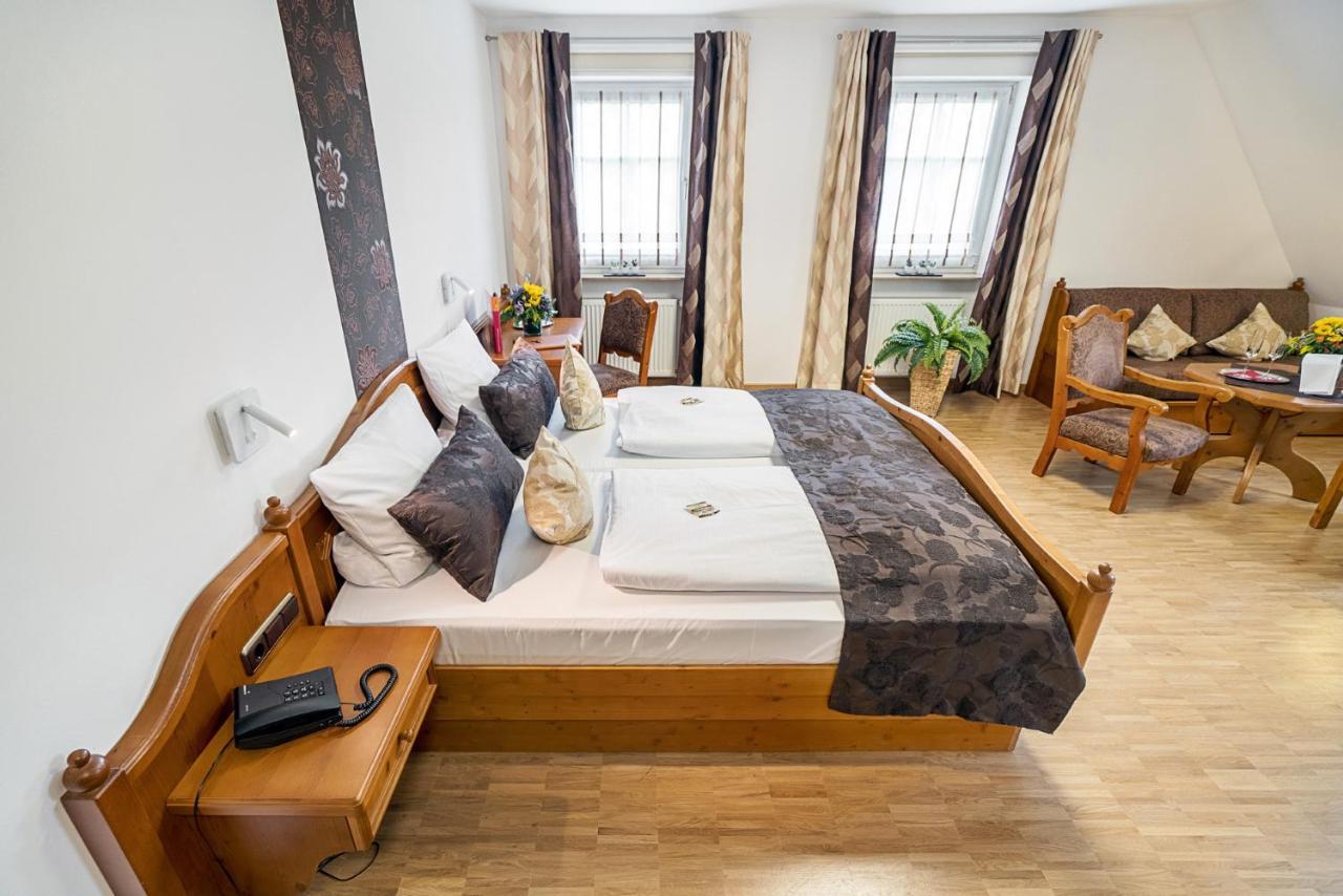 Hotel Rappen Rothenburg Ob Der Tauber Bagian luar foto