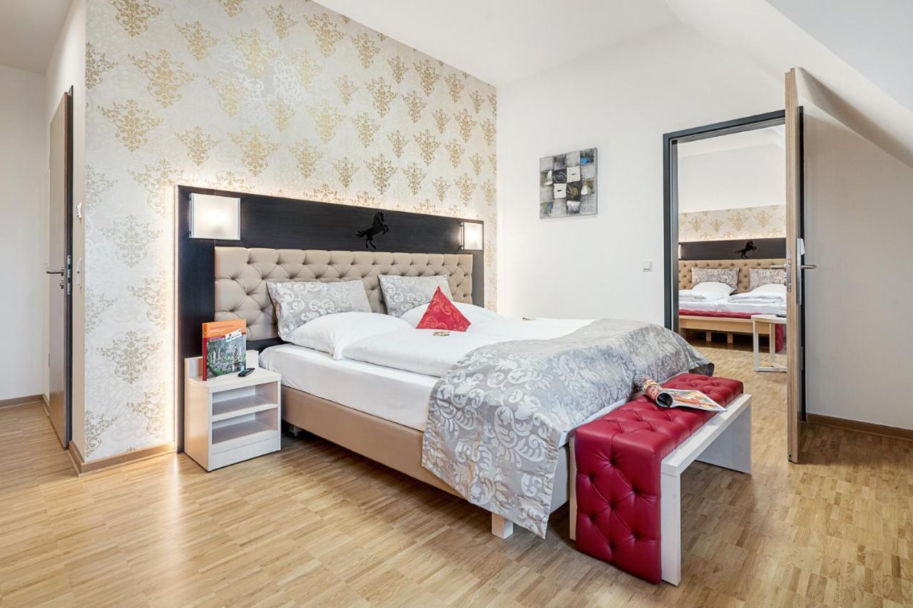 Hotel Rappen Rothenburg Ob Der Tauber Bagian luar foto