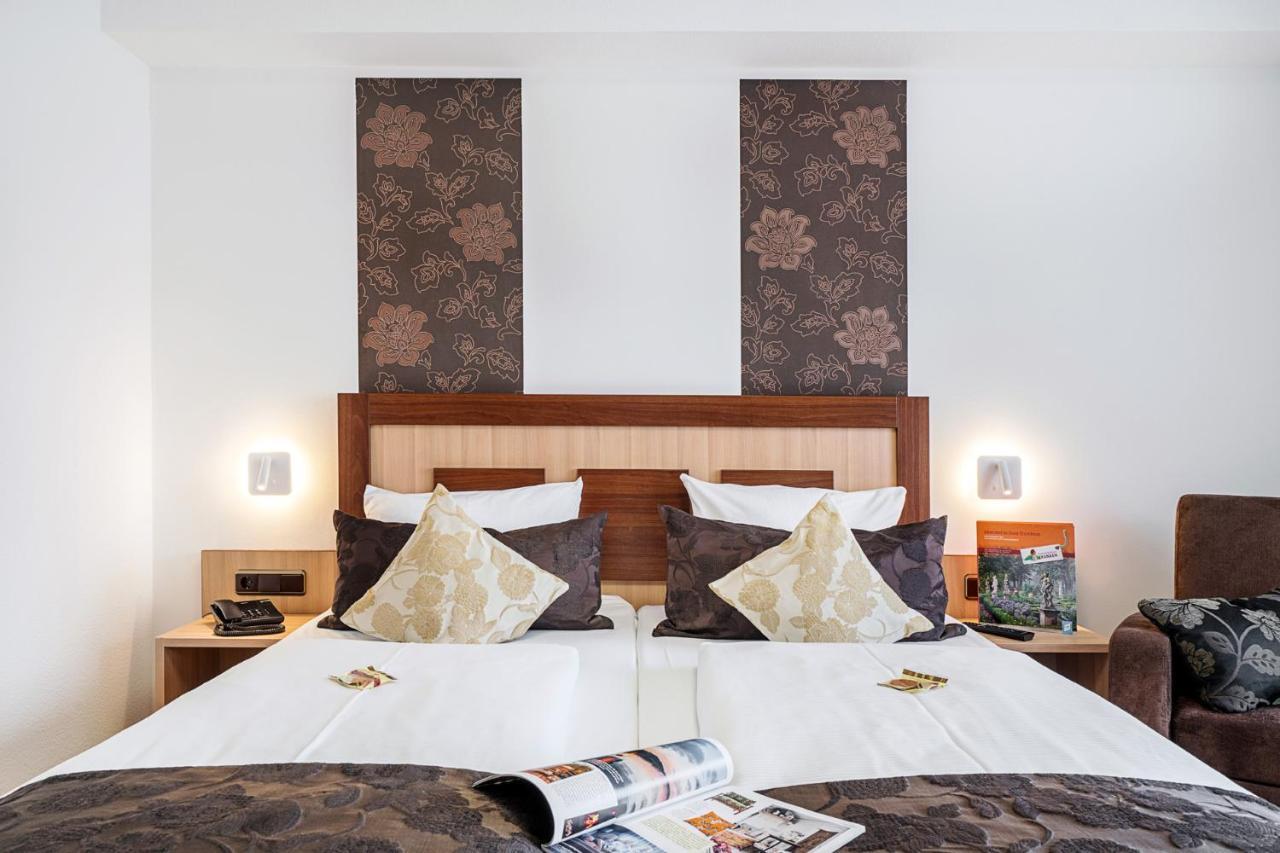 Hotel Rappen Rothenburg Ob Der Tauber Bagian luar foto