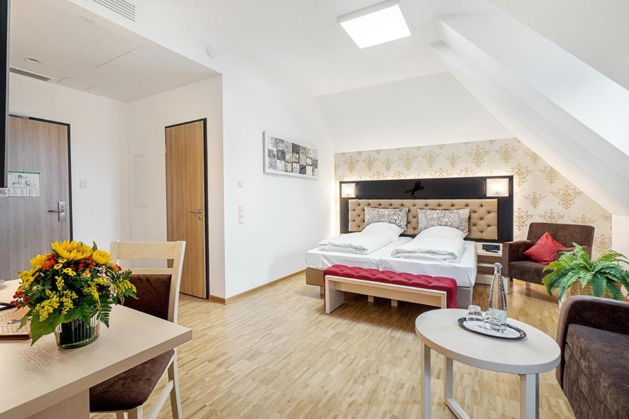 Hotel Rappen Rothenburg Ob Der Tauber Bagian luar foto