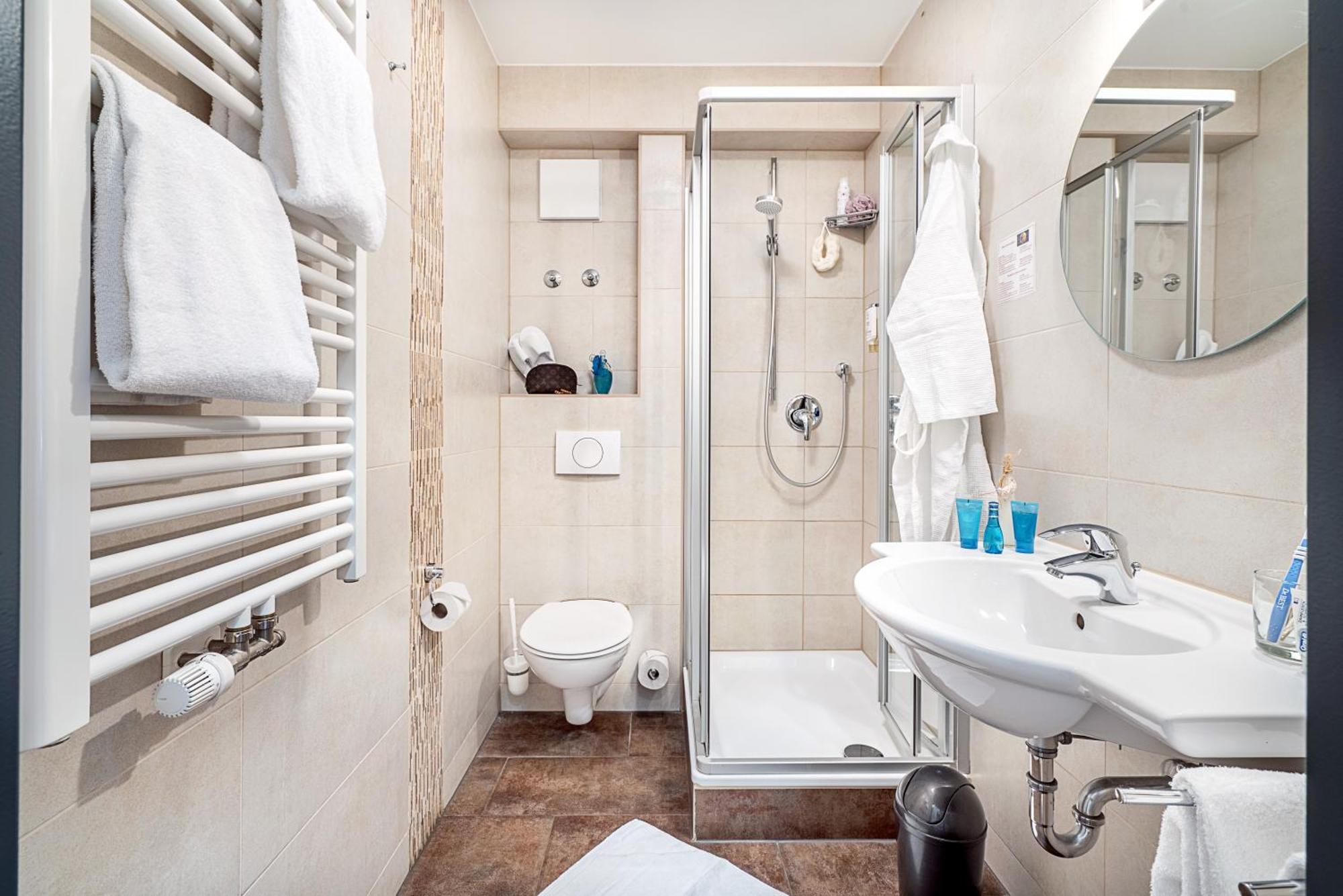 Hotel Rappen Rothenburg Ob Der Tauber Bagian luar foto